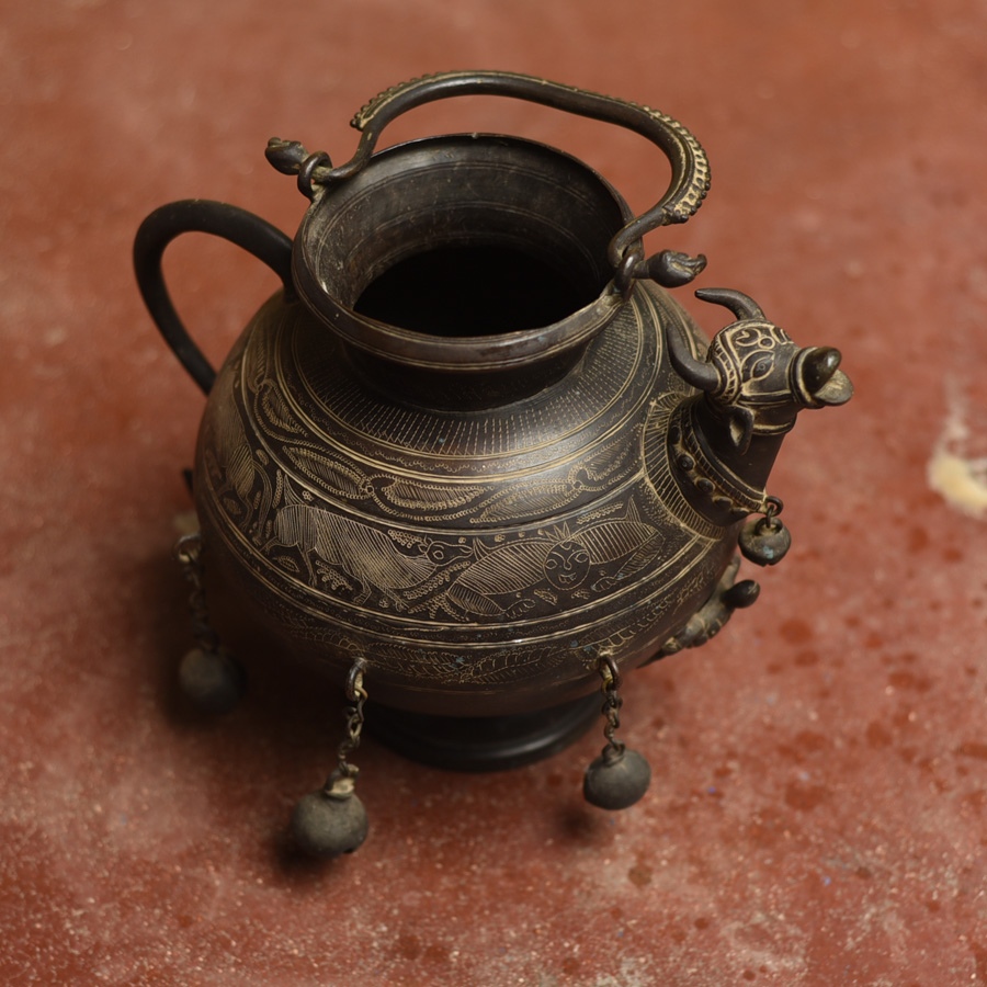 Unique Design Antique Carved Brass Kettle Pot 