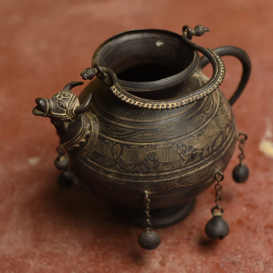 Unique Design Antique Carved Brass Kettle Pot 