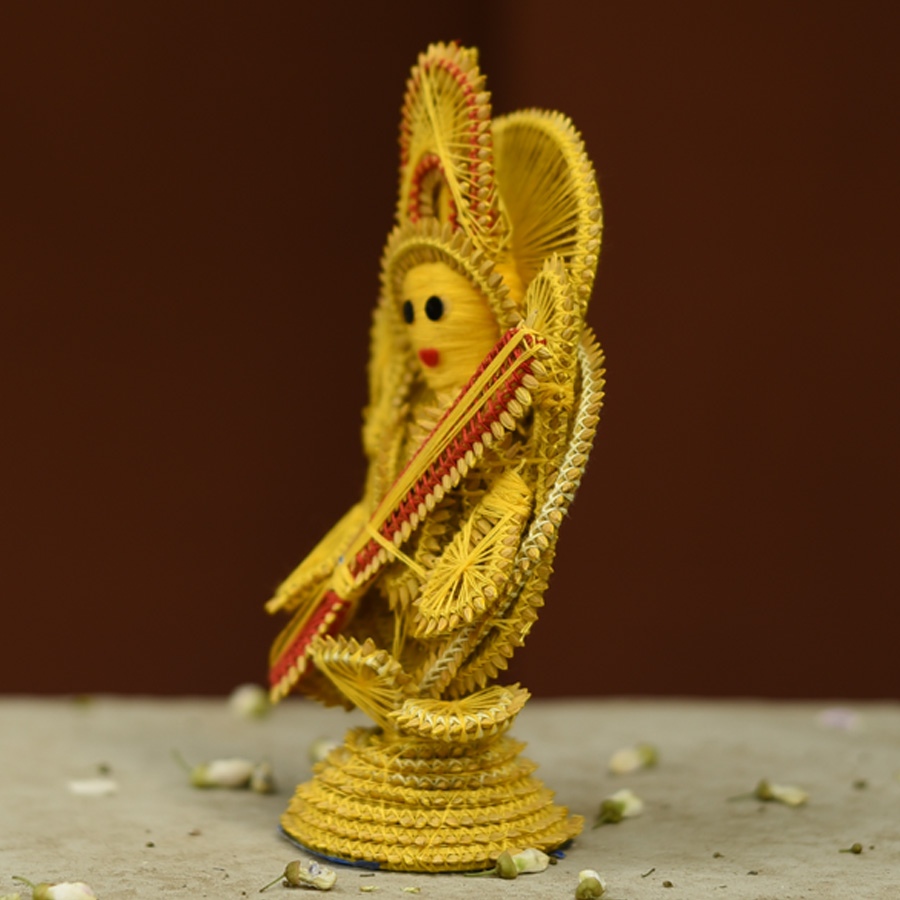 Shop Handmade dhaan murti - Paddy Craft | Saraswati (Red) 