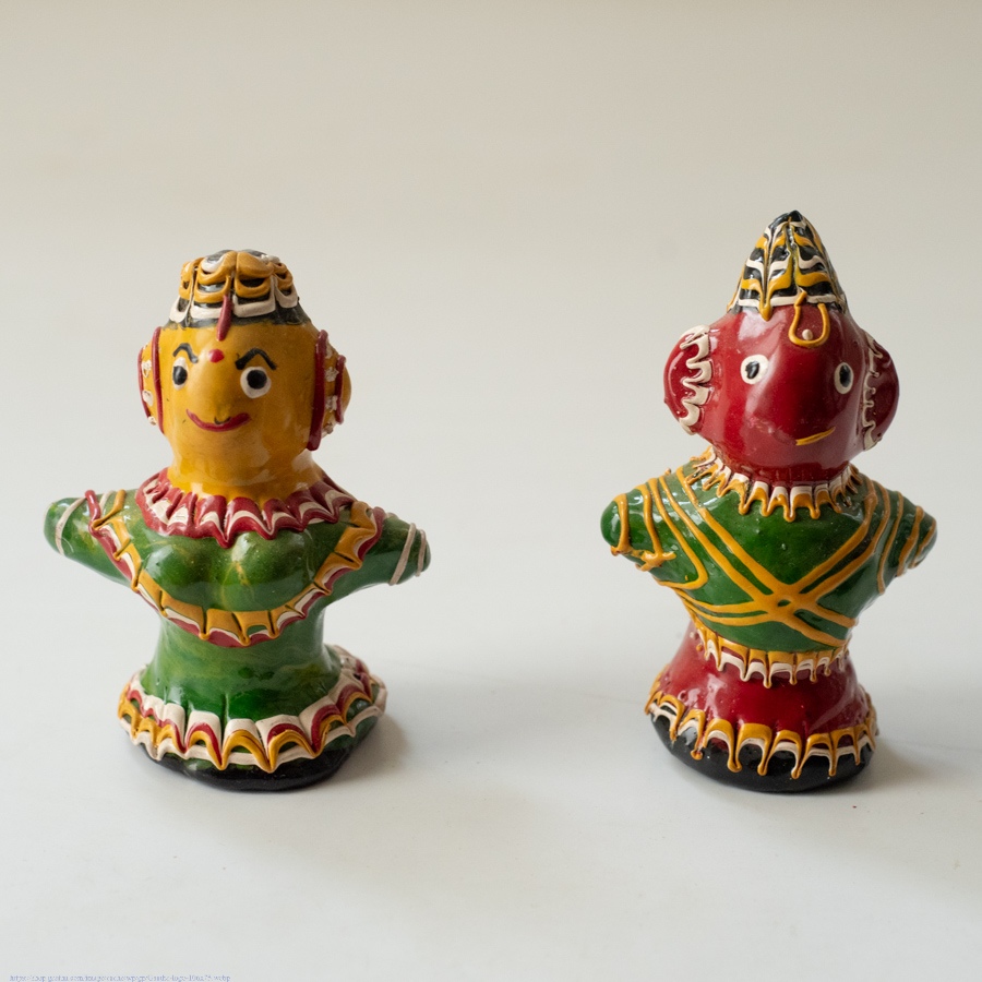 Shop Terracotta Handmade Lac-painted Terracotta Doll (Set of two) - D