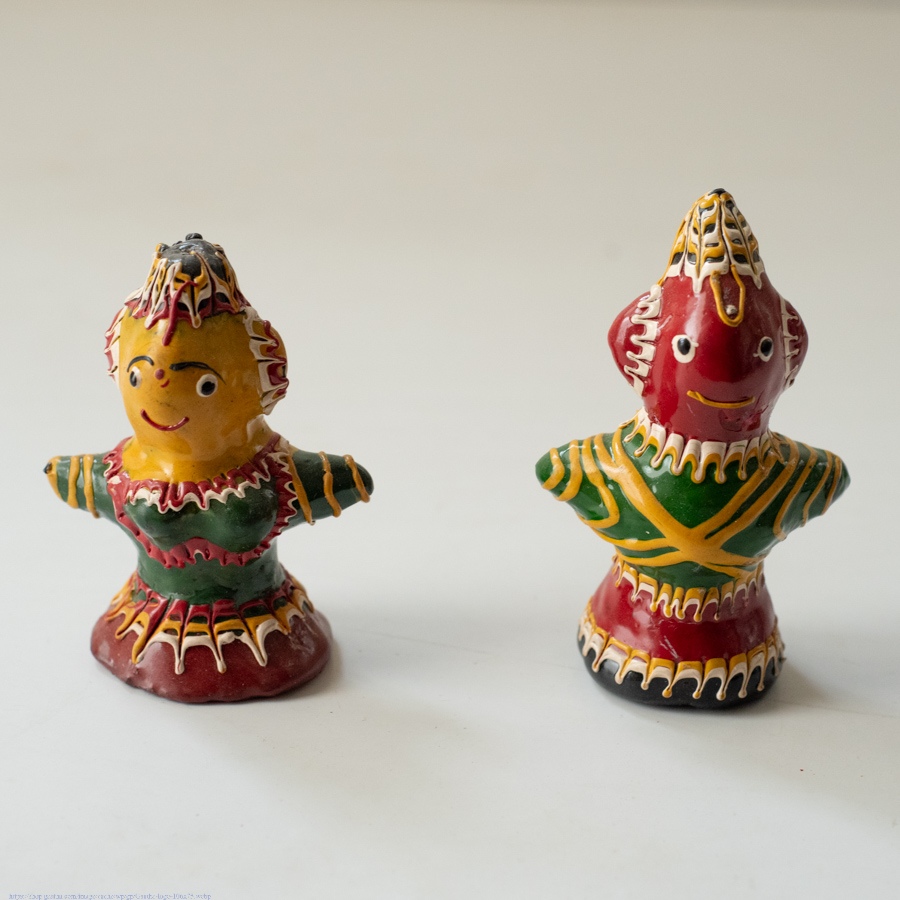 Shop Terracotta Handmade Lac-painted Terracotta Doll (Set of two) - E