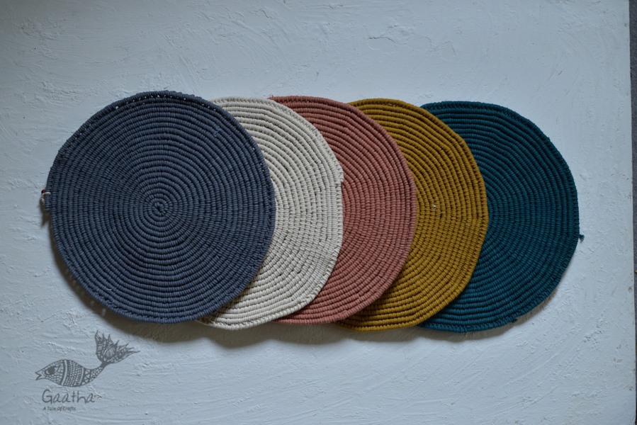 Hand knotted Spiral Placemat 