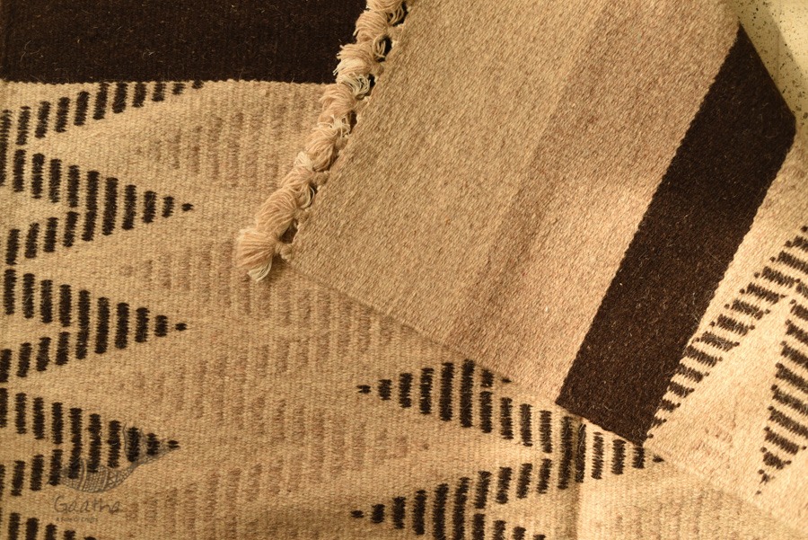 hand woven woolen durri~ Black Zig Zag