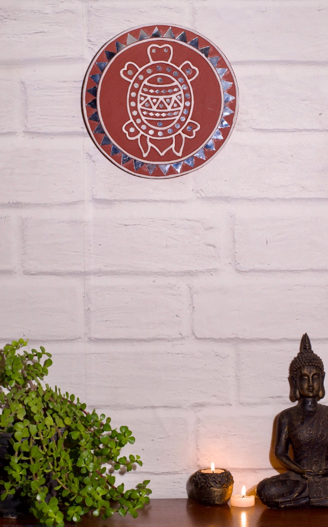 Shop Kutch Lippan Mud Work Tortoise 10 inches Round Wall Plate - Terracotta