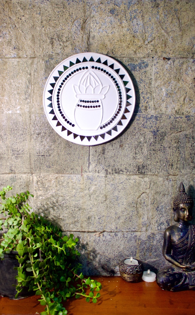 Shop Kutch Lippan Work / Mud Art - Kalash - Terracotta