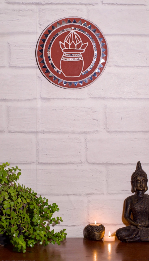 Shop Kutch Lippan Mud Work Kalash 10 inches Round Wall Plate - Terracotta