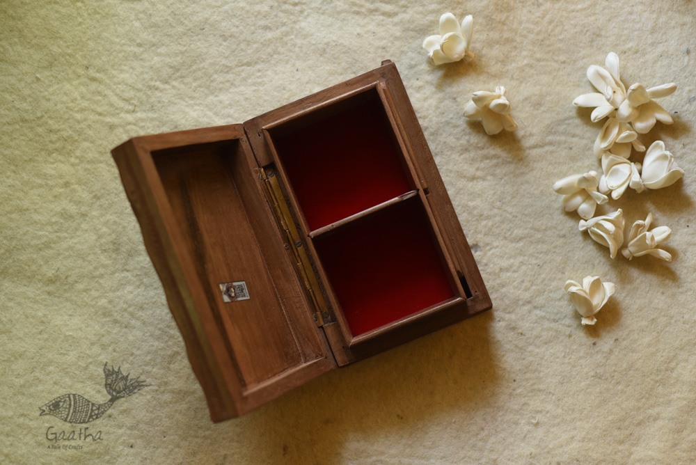 Wood Flower Carving ~ Walnut Wood Box 