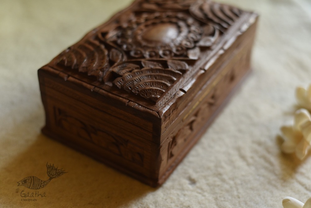 Wood Flower Carving ~ Walnut Wood Box 