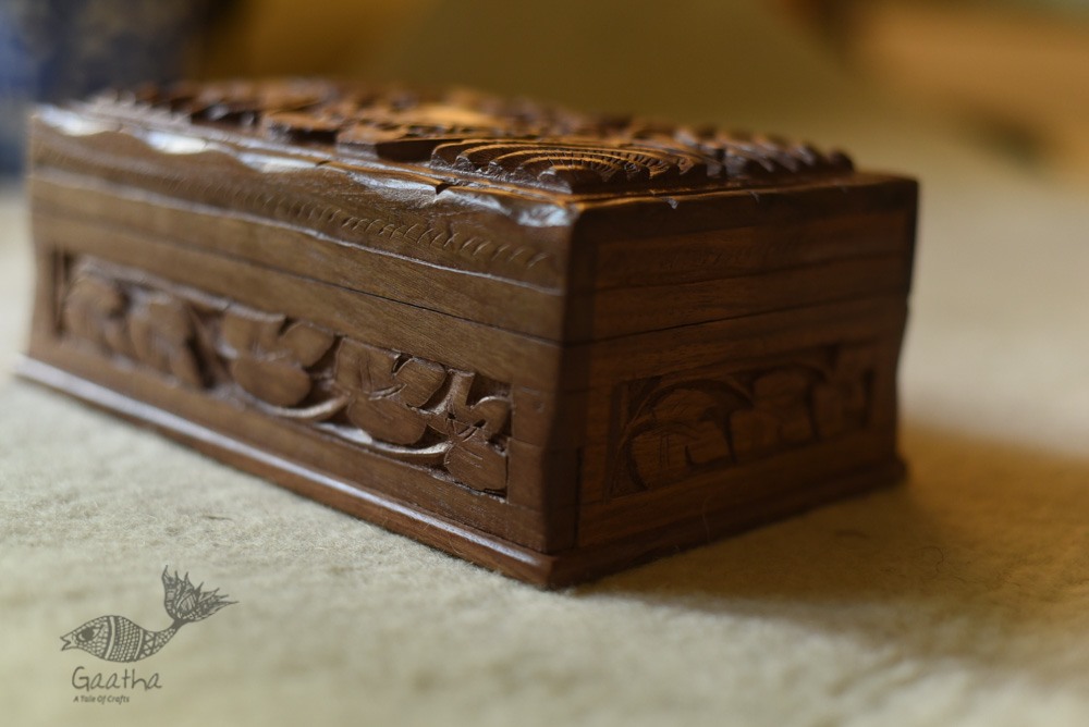 Wood Flower Carving ~ Walnut Wood Box 