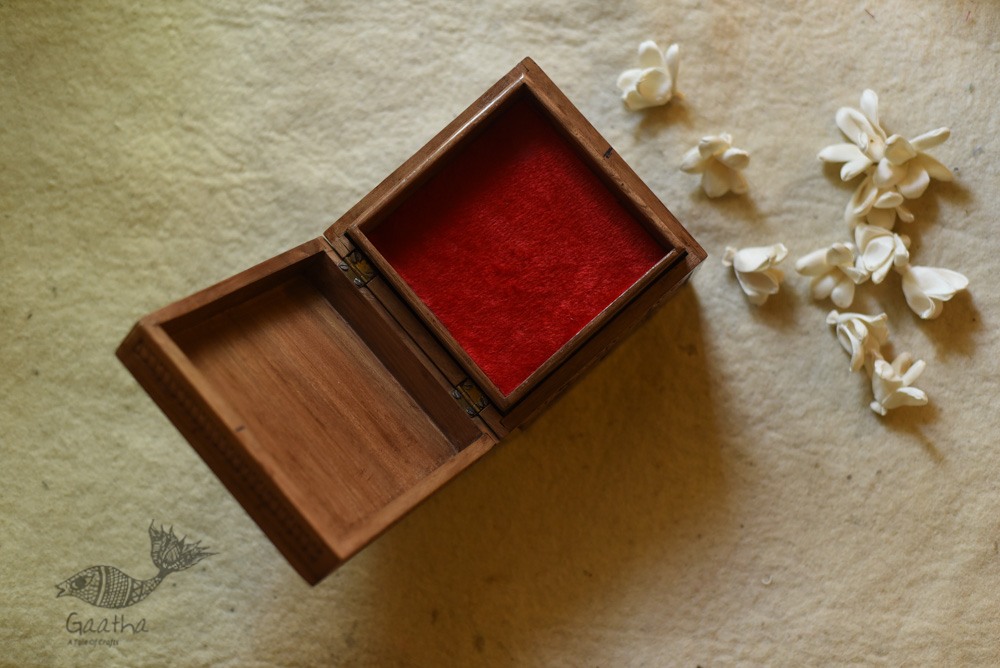 Poshbahar ~ Walnut wood box