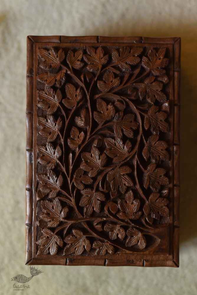 Poshmaal ~ Walnut wood carving box