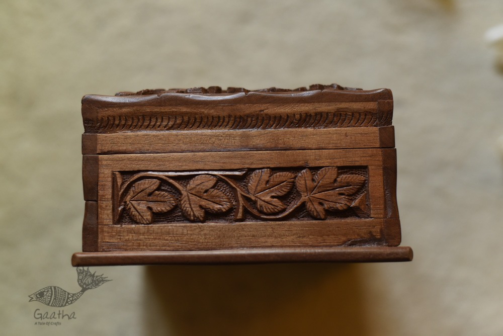 Poshmaal ~ Walnut wood carving box