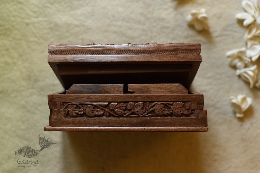 Poshmaal ~ Walnut wood carving box