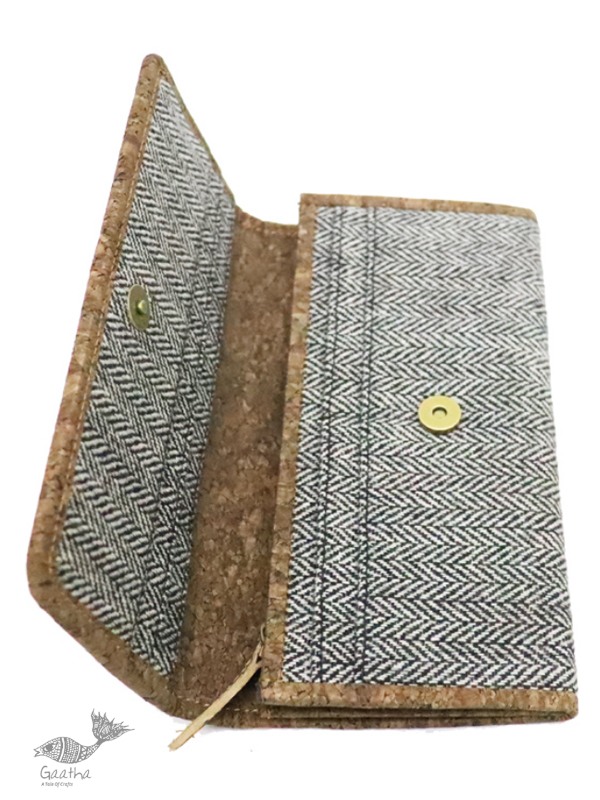 Auden ♦ Wool & Vegan Leather Purse { 16 }