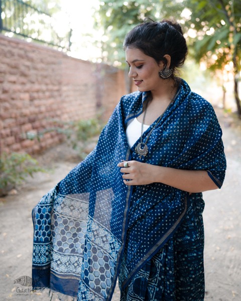 shop cotton silk / chanderi dabu block printed saree