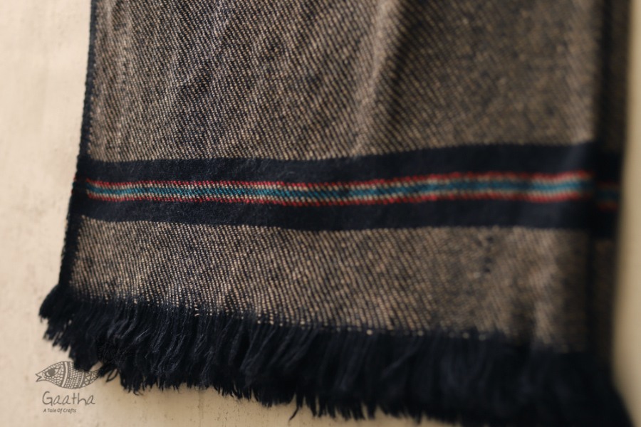 Cozy throws { B7 }