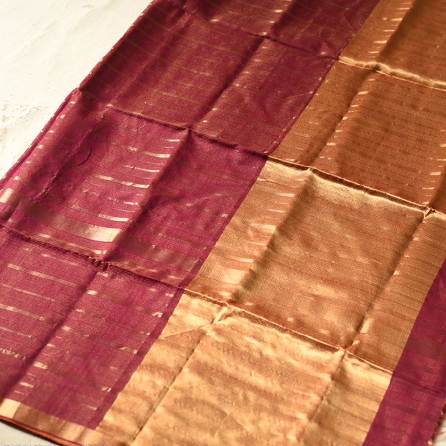 buy Handwoven Maheshwari Silk Saree With Zari Pallu