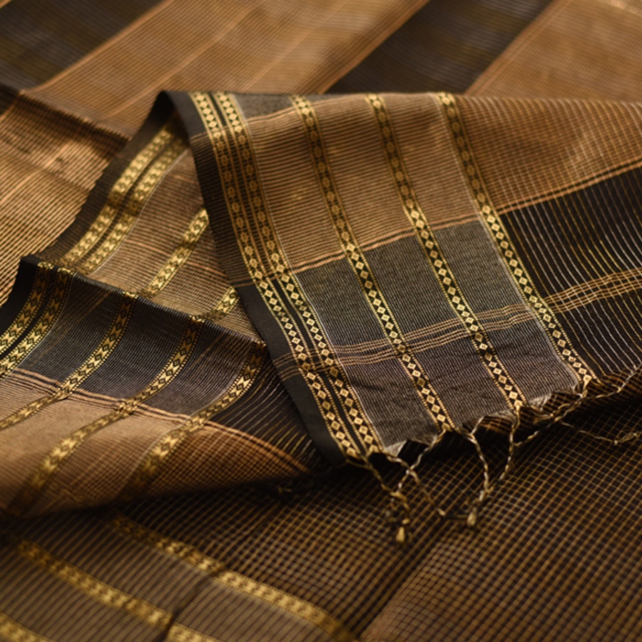 buy Handwoven Maheshwari Zari Checks Saree 