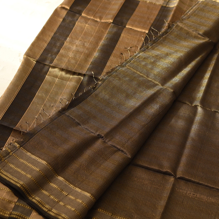 buy Handwoven Maheshwari Zari Checks Saree 