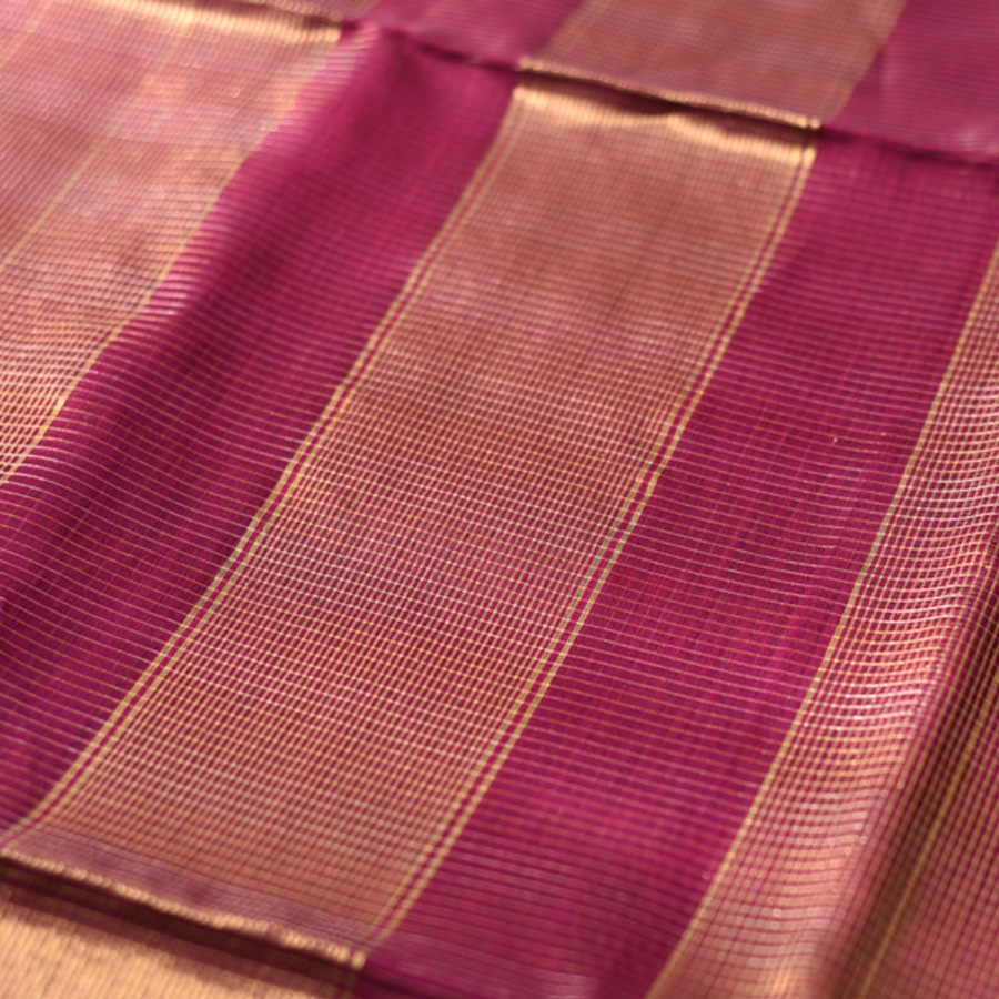 buy Handwoven Maheshwari Zari Checks Silk Saree