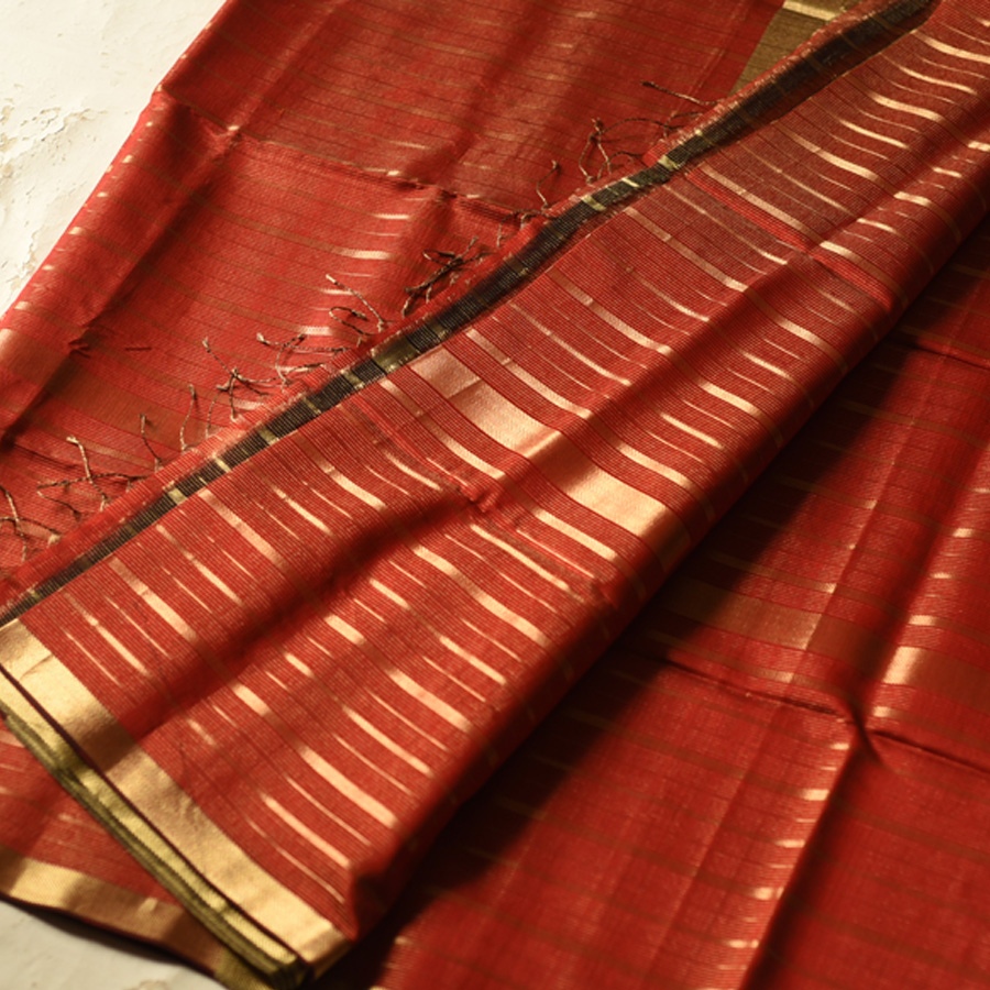 buy Maheshwari Silk Stripe Saree With Zari Border