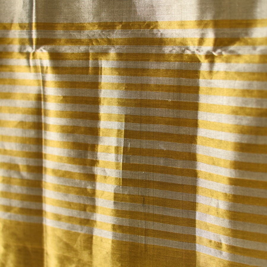 shop Maheshwari Handloom Dress Material (Top & Dupatta) - Golden & Silver