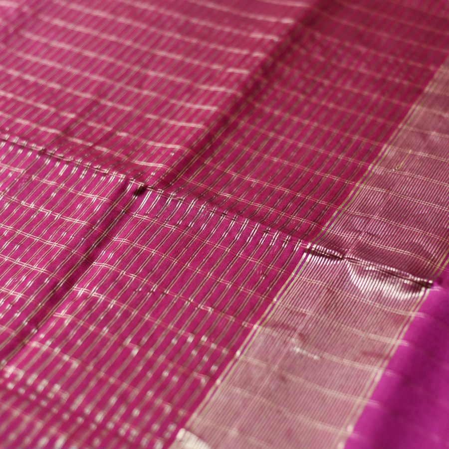 buy Handloom Maheshwari Silk Black Zari Checks Saree