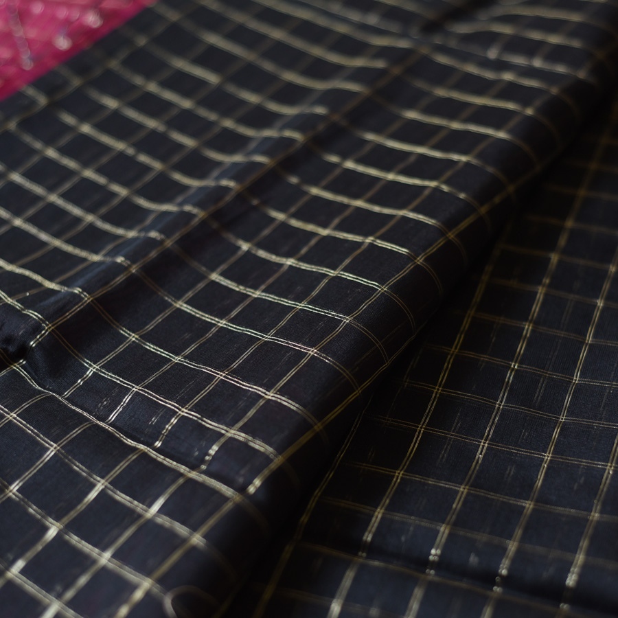 buy Handloom Maheshwari Silk Black Zari Checks Saree