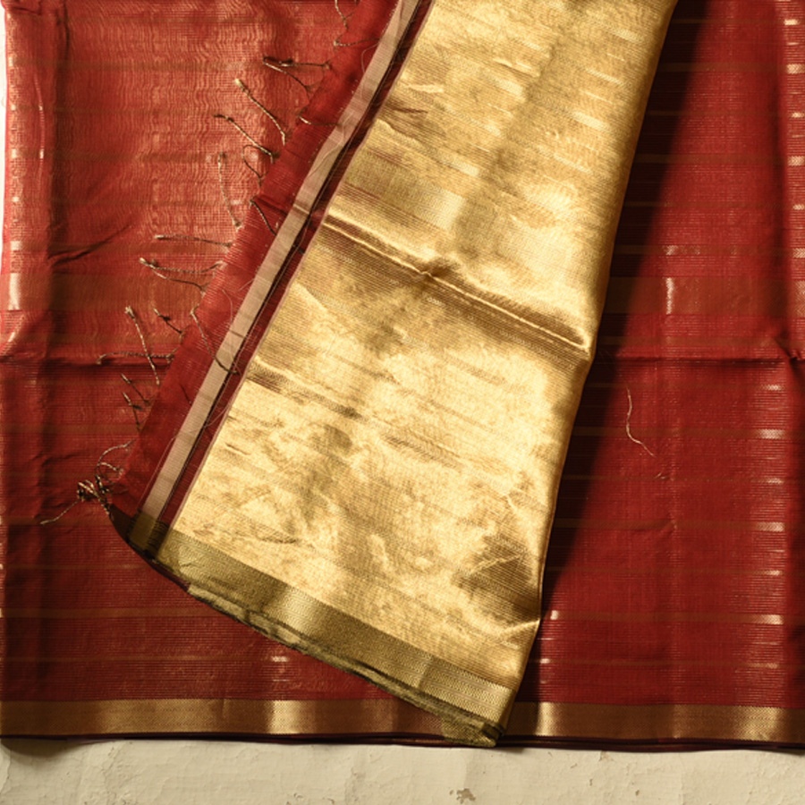 buy Handwoven Maheshwari Silk Saree With Zari Pallu