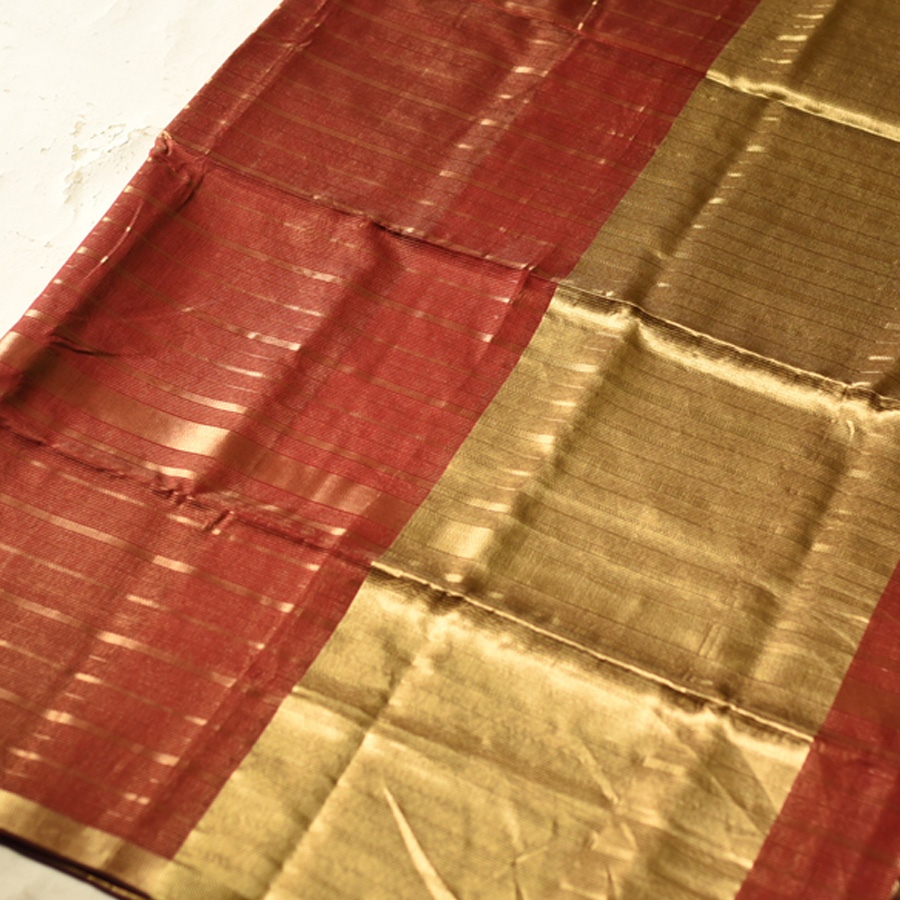 buy Handwoven Maheshwari Silk Saree With Zari Pallu