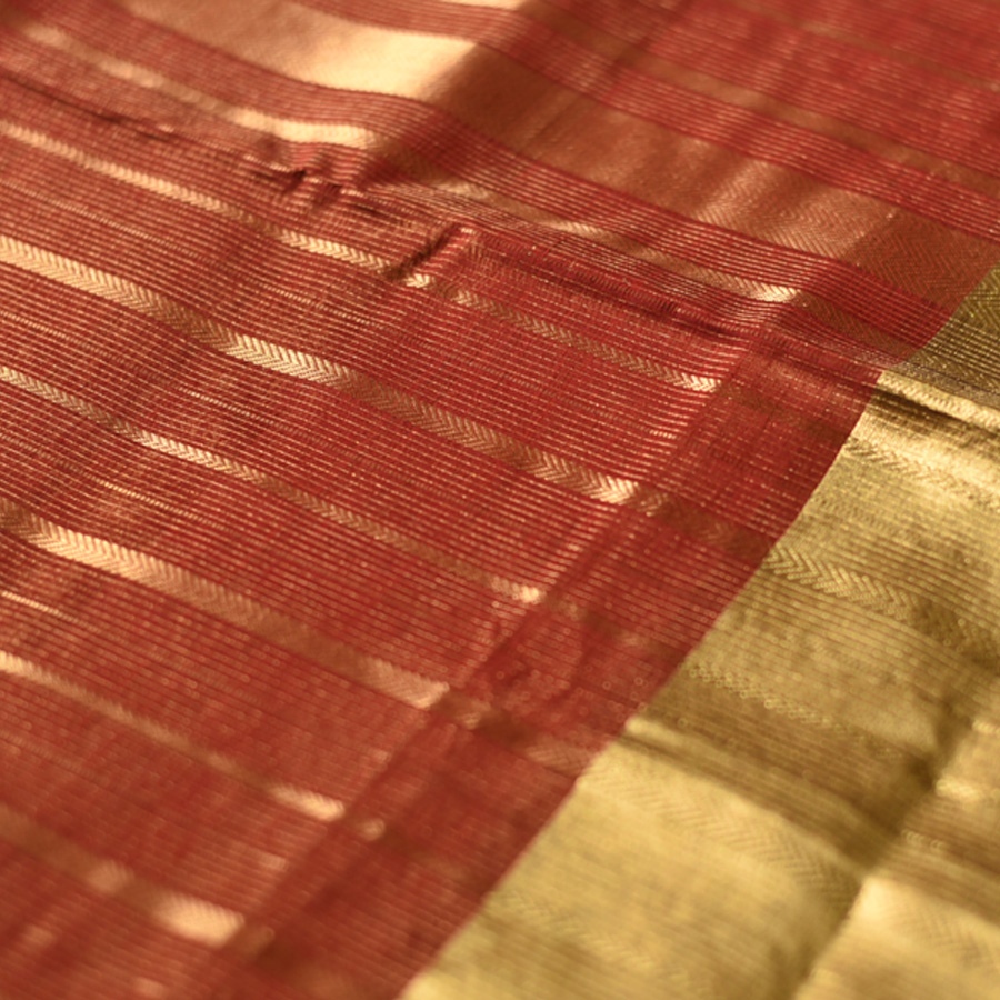 buy Handwoven Maheshwari Silk Saree With Zari Pallu