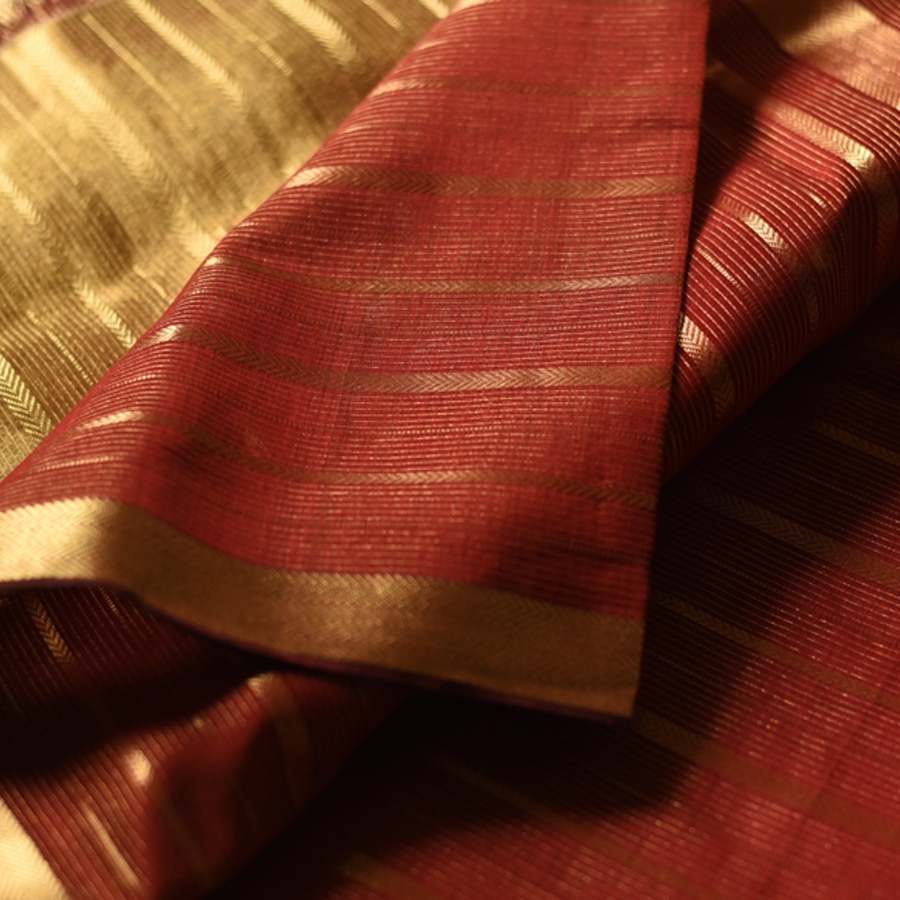 buy Handwoven Maheshwari Silk Saree With Zari Pallu