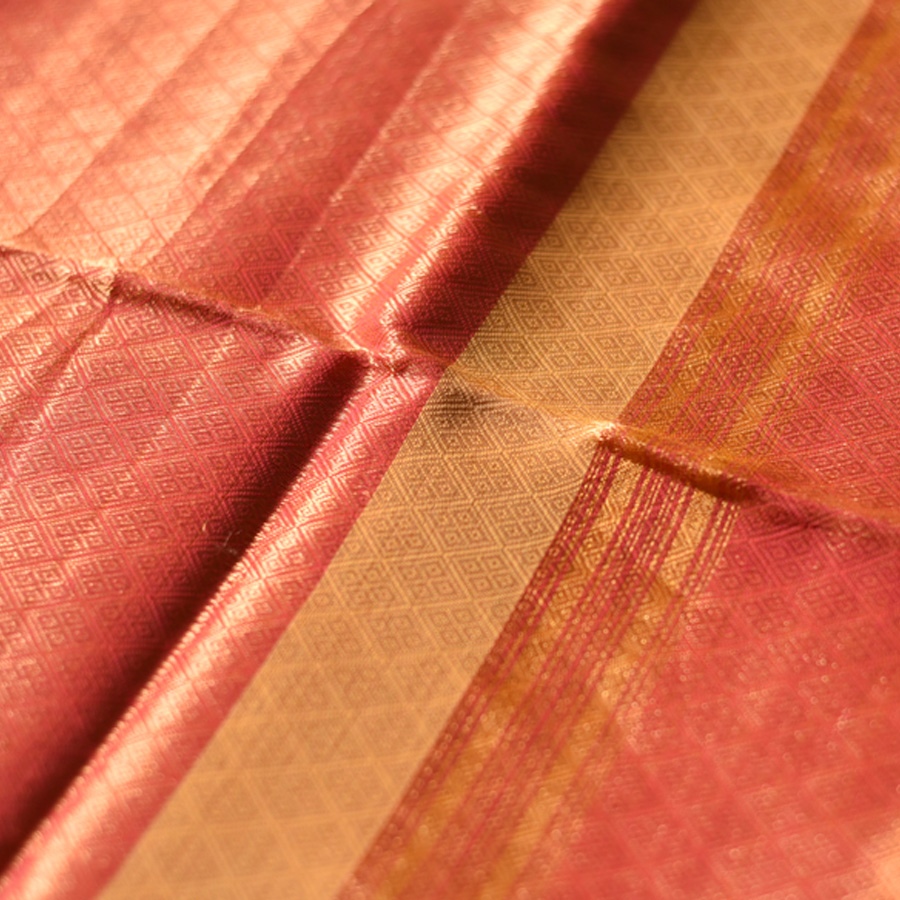 buy Handwoven Maheshwari Silk & Zari Saree  (Zari Brocade)