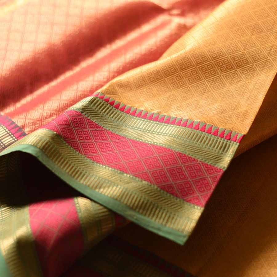 buy Handwoven Maheshwari Silk & Zari Saree  (Zari Brocade)