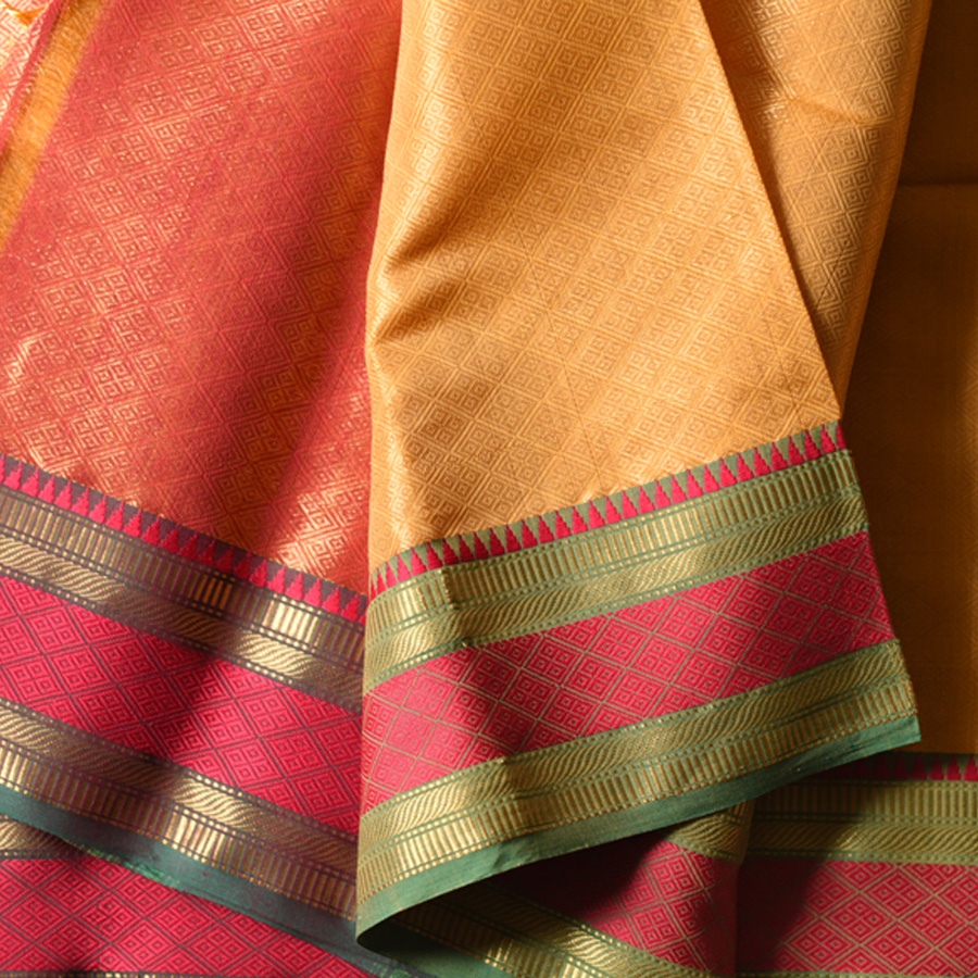 buy Handwoven Maheshwari Silk & Zari Saree  (Zari Brocade)