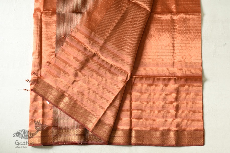 buy Handwoven Maheshwari silk sareeHandwoven Maheshwari Silk Saree With Zari Border - Rose Gold Color