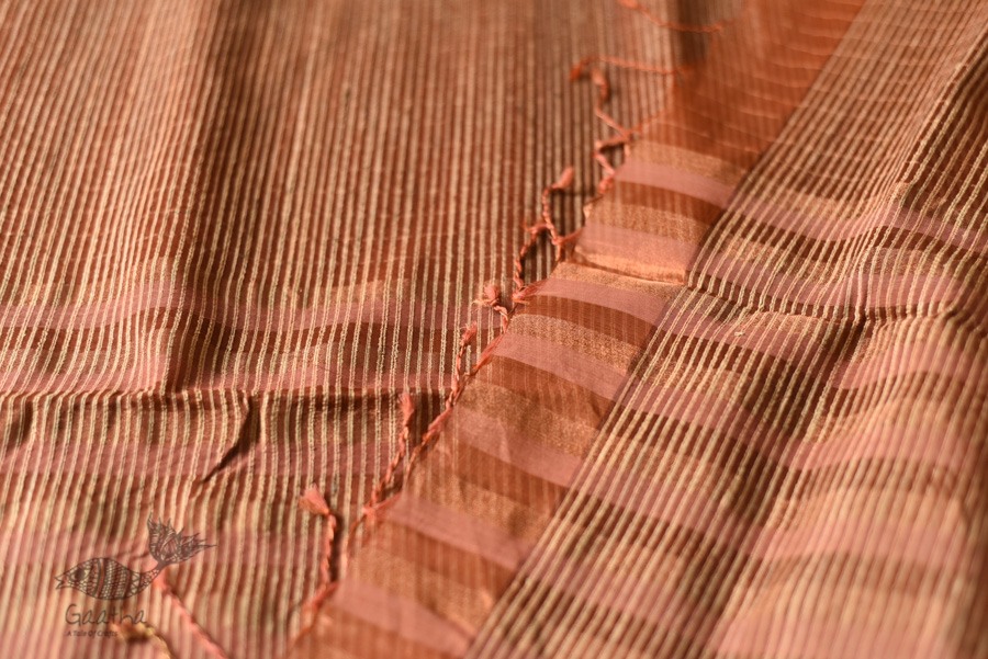 buy Handwoven Maheshwari silk sareeHandwoven Maheshwari Silk Saree With Zari Border - Rose Gold Color
