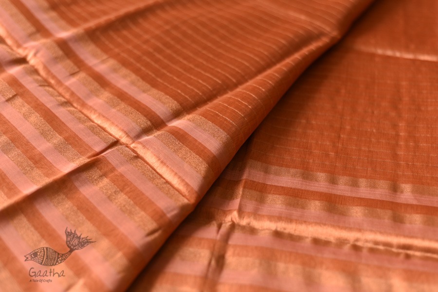 buy Handwoven Maheshwari silk sareeHandwoven Maheshwari Silk Saree With Zari Border - Rose Gold Color