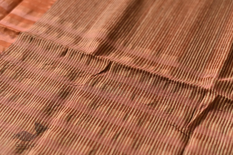 buy Handwoven Maheshwari silk sareeHandwoven Maheshwari Silk Saree With Zari Border - Rose Gold Color