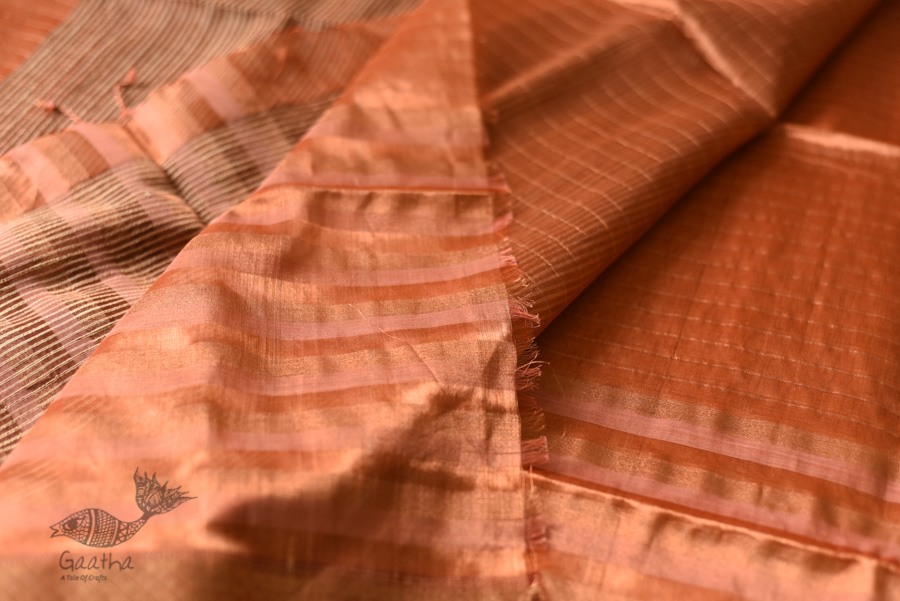buy Handwoven Maheshwari silk sareeHandwoven Maheshwari Silk Saree With Zari Border - Rose Gold Color
