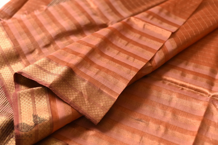 buy Handwoven Maheshwari silk sareeHandwoven Maheshwari Silk Saree With Zari Border - Rose Gold Color