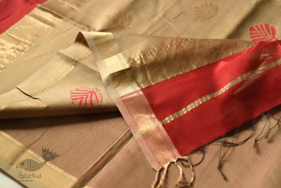 buy  Handwoven Maheshwari Red Saree With Golden Pallu 