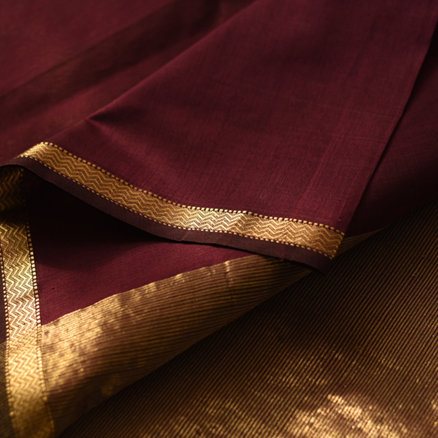 buy Zari Woven Maheshwari Silk Saree