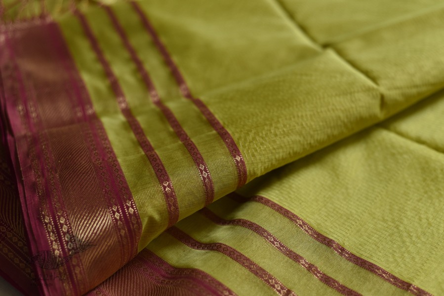 maheshwari handwoven silk saree with zari border