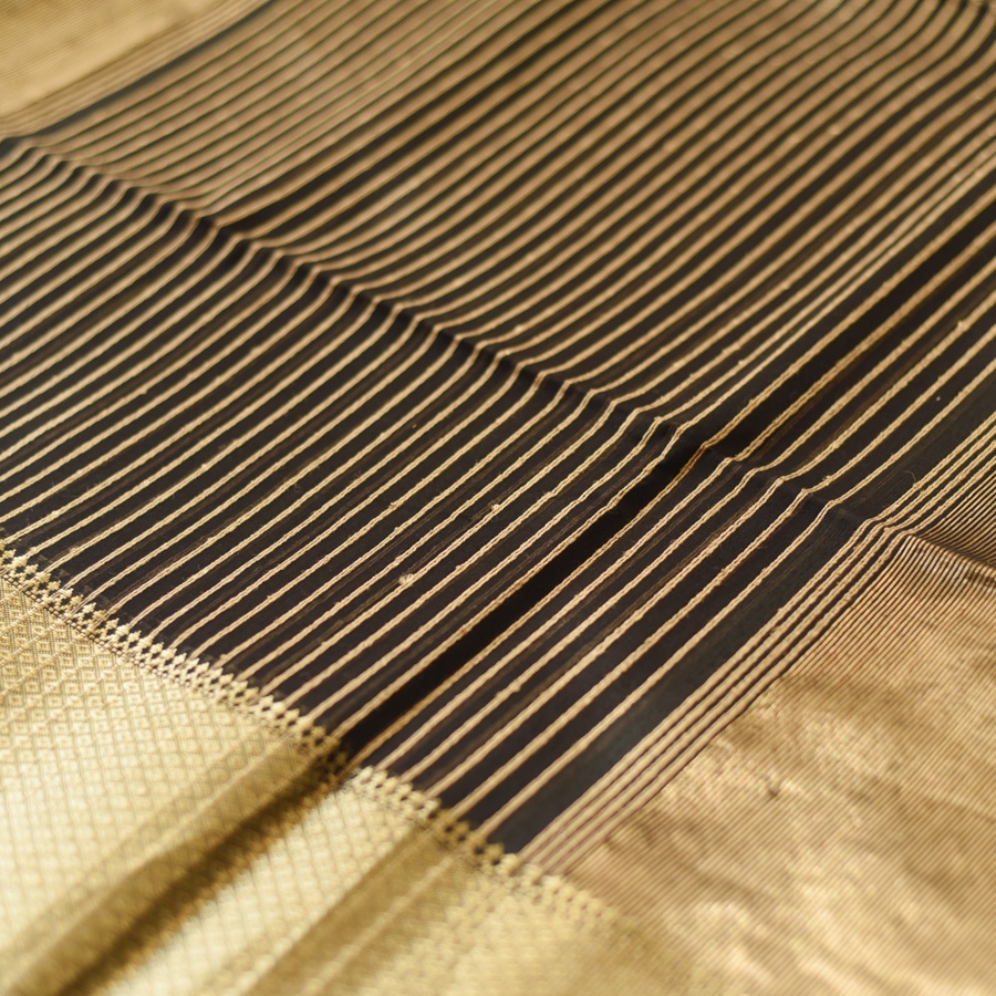 buy Handloom Maheshwari Silk - Zari Stripe in Grey Saree