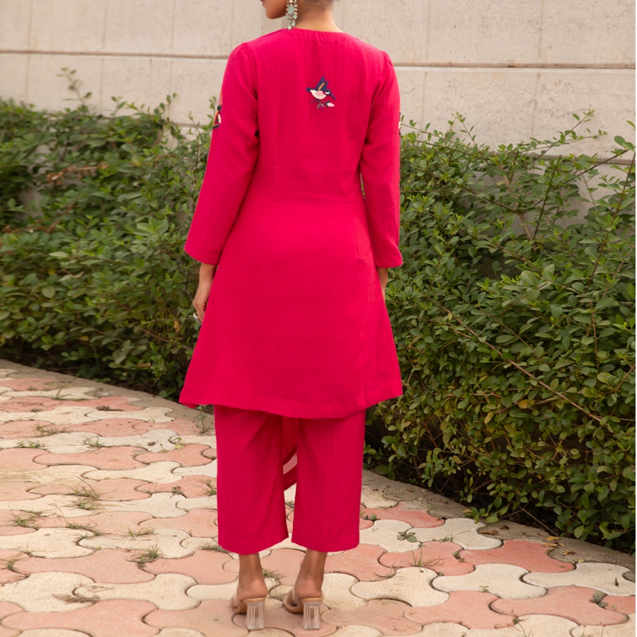 shop Hand Embroidered Chanderi Kurta Set with Organza Dupatta