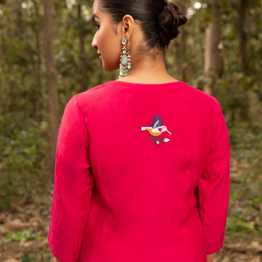 shop Hand Embroidered Chanderi Kurta Set With Contrast Organza Dupatta