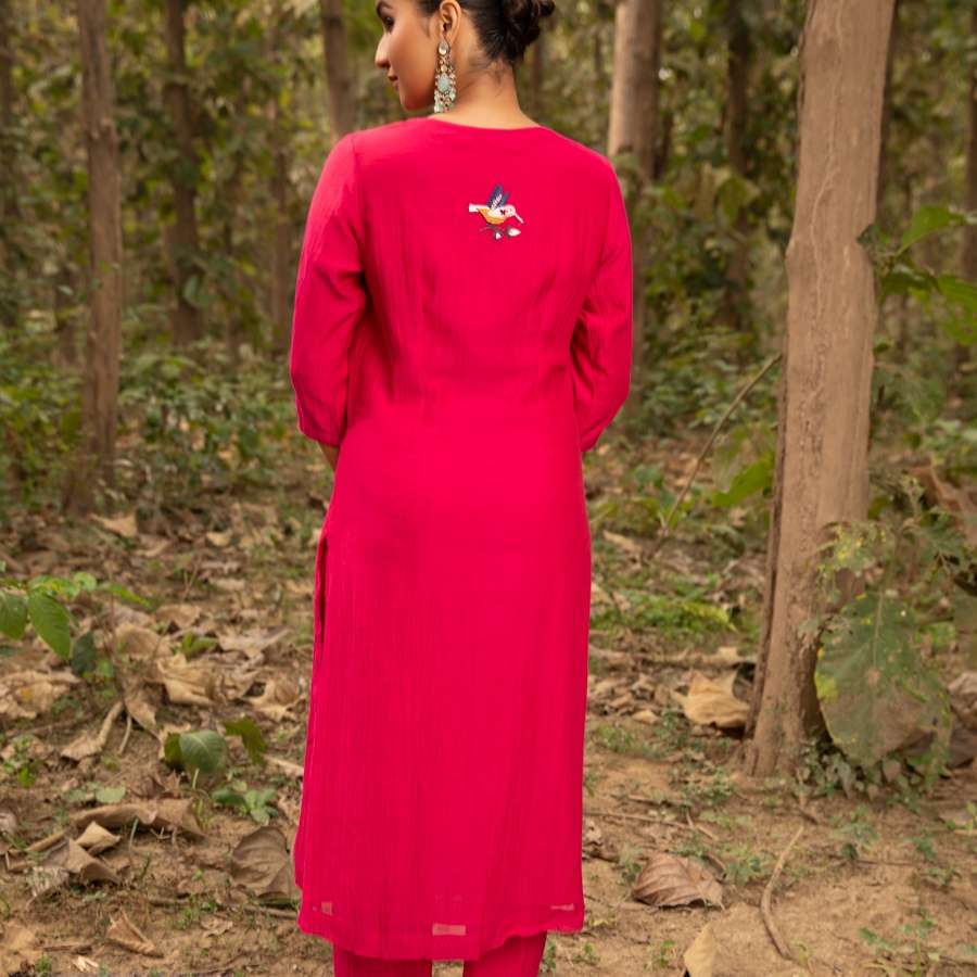 shop Hand Embroidered Chanderi Kurta Set With Contrast Organza Dupatta