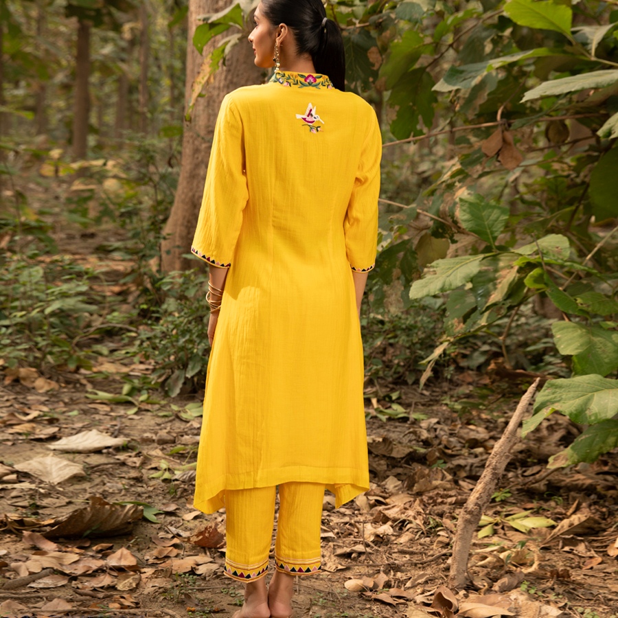 shop Hand Embroidered Chanderi Kurta Set (Set of 2)