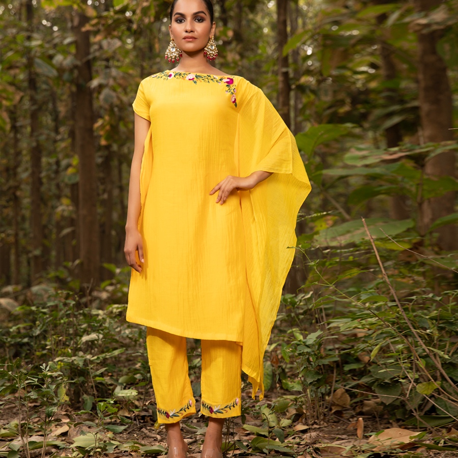 shop Hand Embroidered Chanderi Silk Kaftan Set (Set of 2)